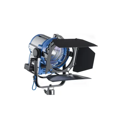 Arri M8 (800w)